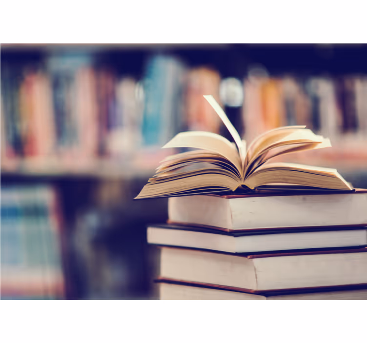 Tenda a rullo rustica grande pila di libri - TenStickers