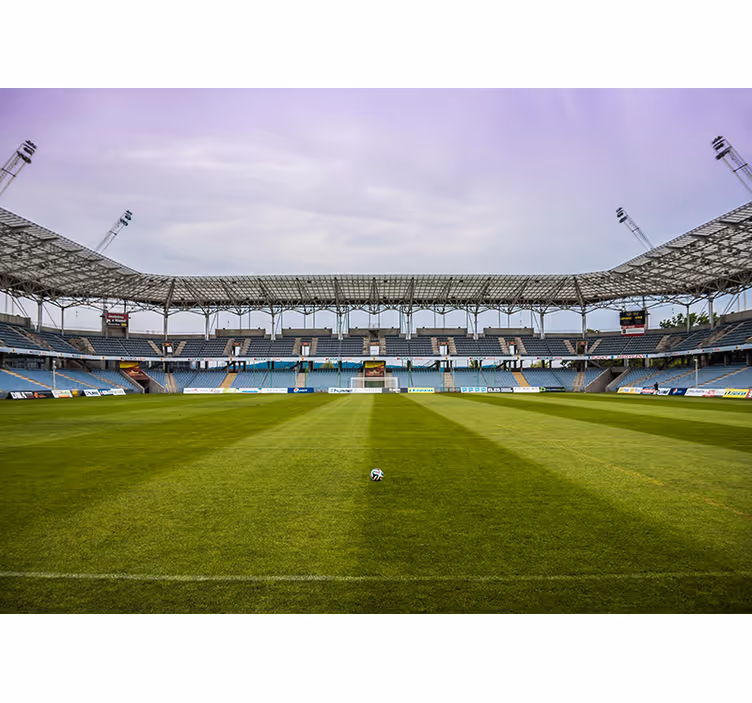 Fotomurale città scena di campo da calcio - TenStickers