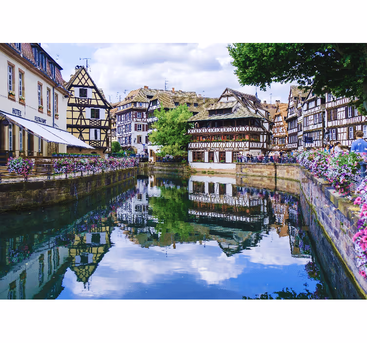 Fotomurale città affascinante villaggio fluviale - TenStickers