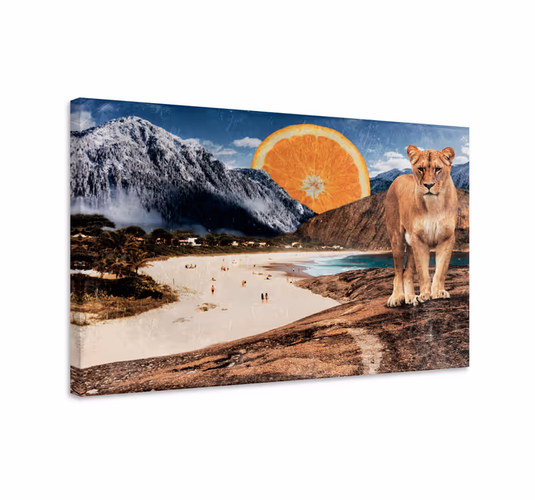 Dipinto animali leonessa sulla spiaggia - TenStickers