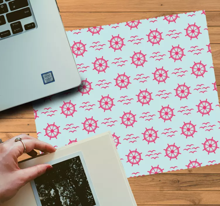 Tappetino mouse con motivi e texture timoni nautici - TenStickers