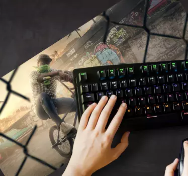 Tappetino mouse gaming biker in scena urbana - TenStickers