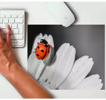 Tappetino mouse originale coccinella su fiore - TenStickers