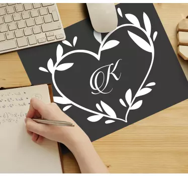 Tappetino mouse personalizzabile monogramma a forma di cuore - TenStickers