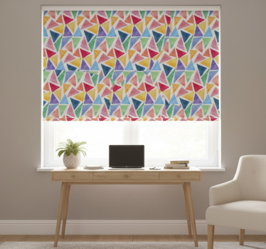 Tenda a rullo camera da letto motivo triangoli colorati - TenStickers