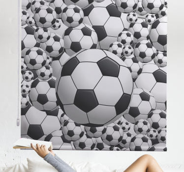 Tenda a rullo sport con palloni bianchi - TenStickers
