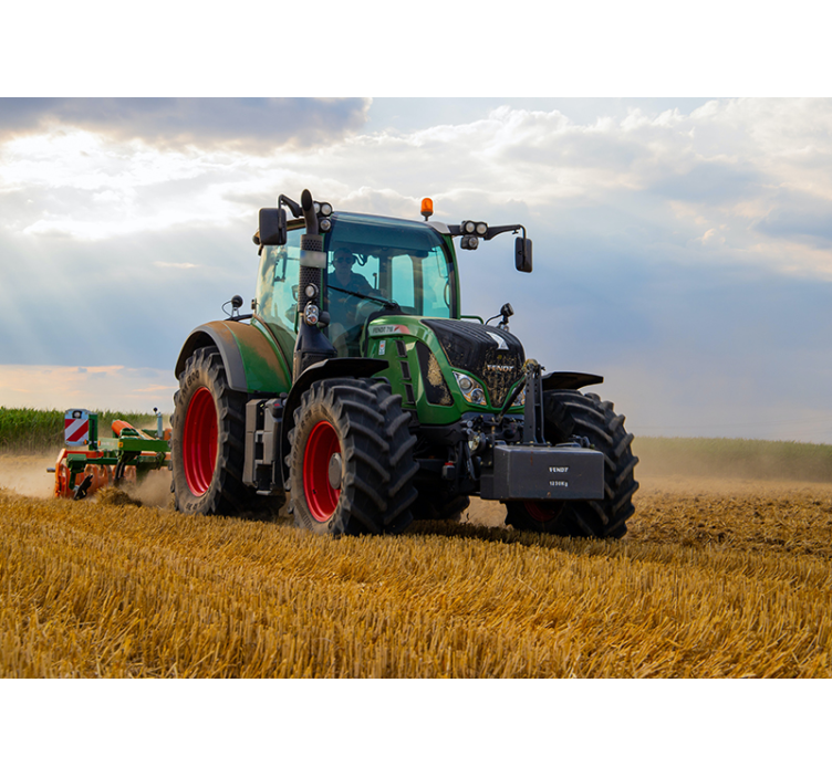 Fotomurali con Veicoli tractor paesaggistico - TenStickers