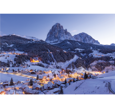 Fotomurale paesaggi villaggio di montagna innevato - TenStickers