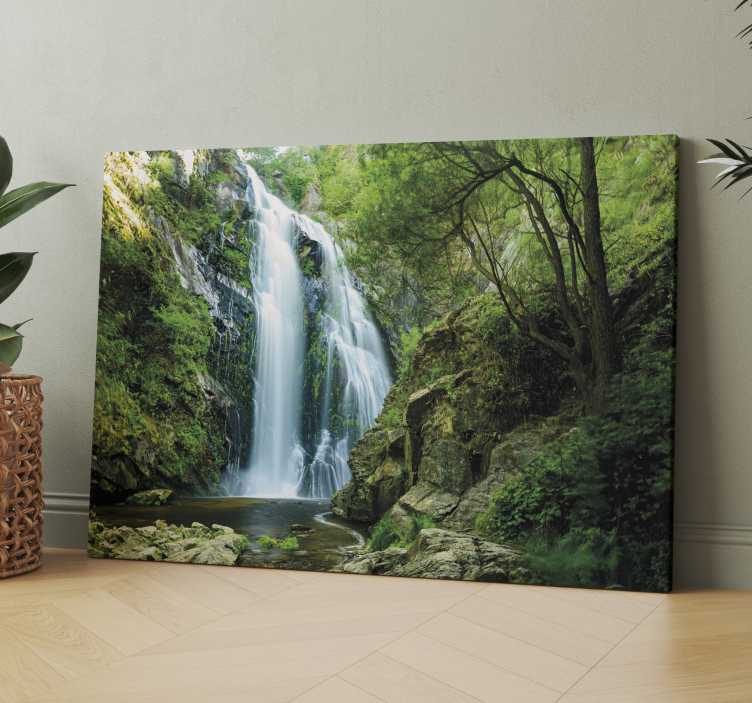 Quadro con alberi Cascata nella foresta - TenStickers