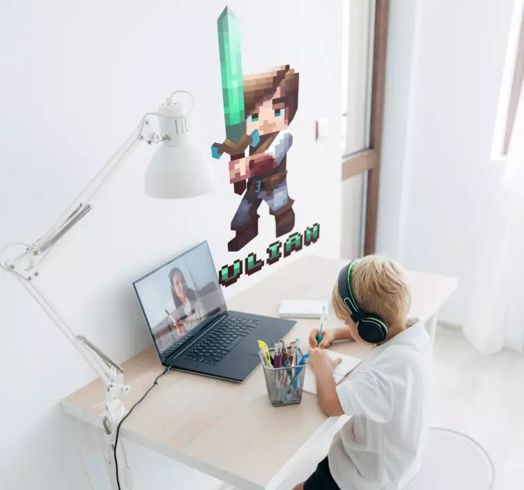 Adesivo personaggio pixelato con spada - TenStickers