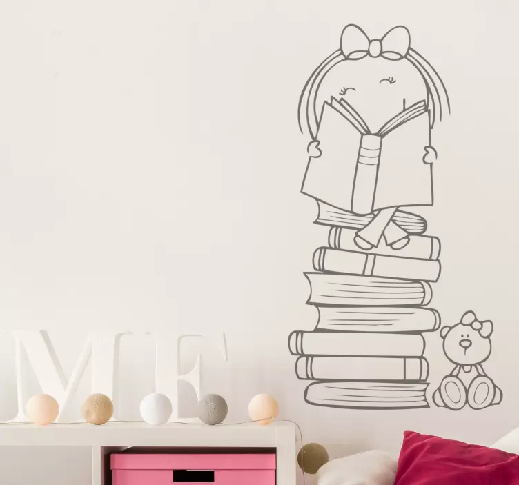 Adesivo bambina sui libri - TenStickers