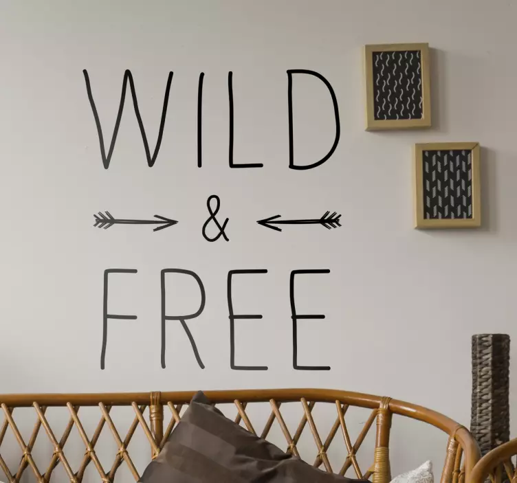 Adesivo frase wild and free - TenStickers