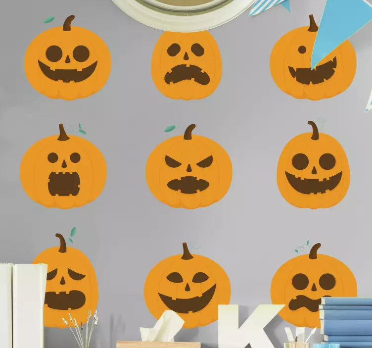 Adesivo Halloween varianti del viso di zucca - TenStickers