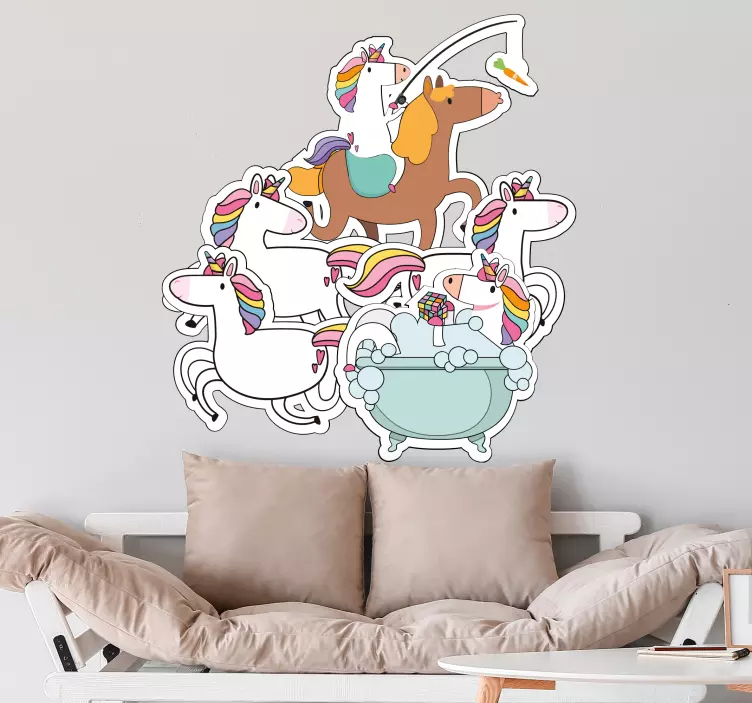 Adesivo murale bambini collezione di unicorni colorati - TenStickers