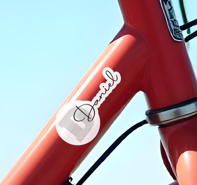 Adesivo per bici nome personalizzato con iniziale - TenStickers