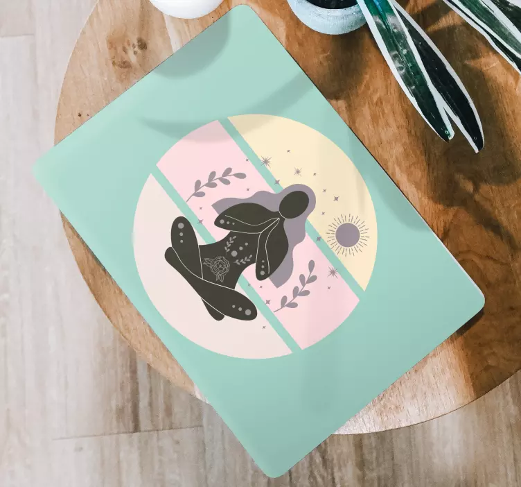 Adesivo per laptop figura di donna in meditazione - TenStickers