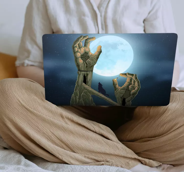 Adesivo per laptop mani giganti che tengono la luna - TenStickers