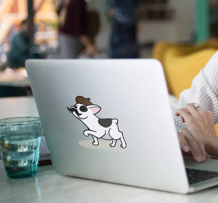 Disegno cane per laptop - TenStickers
