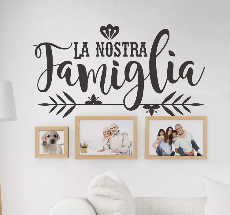 Adesivo da parete per la casa 'La nostra famiglia' - TenStickers