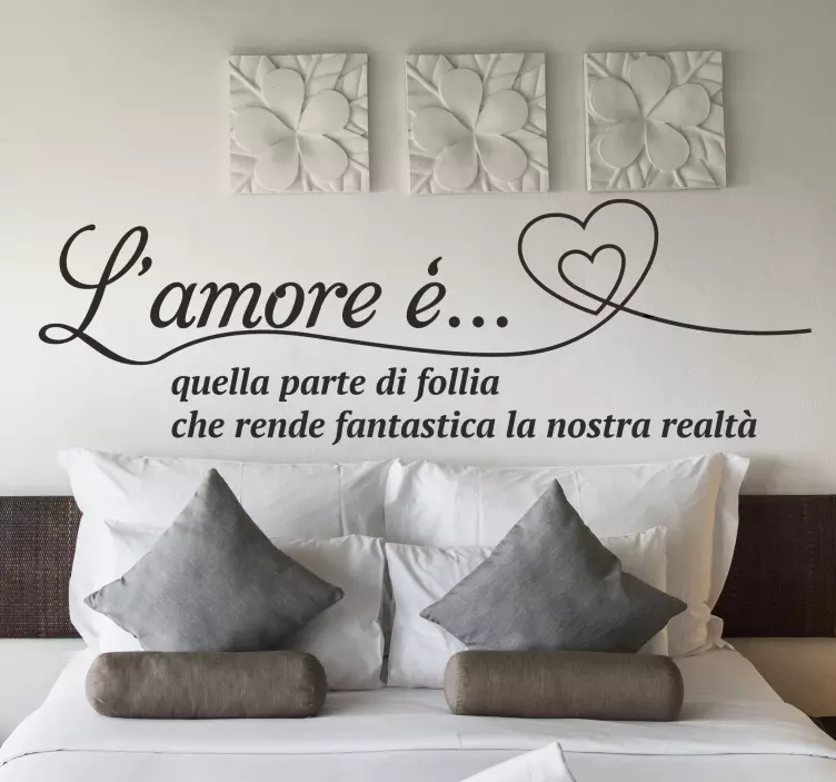 Adesivo da parete frase sull'amore con i cuori - TenStickers