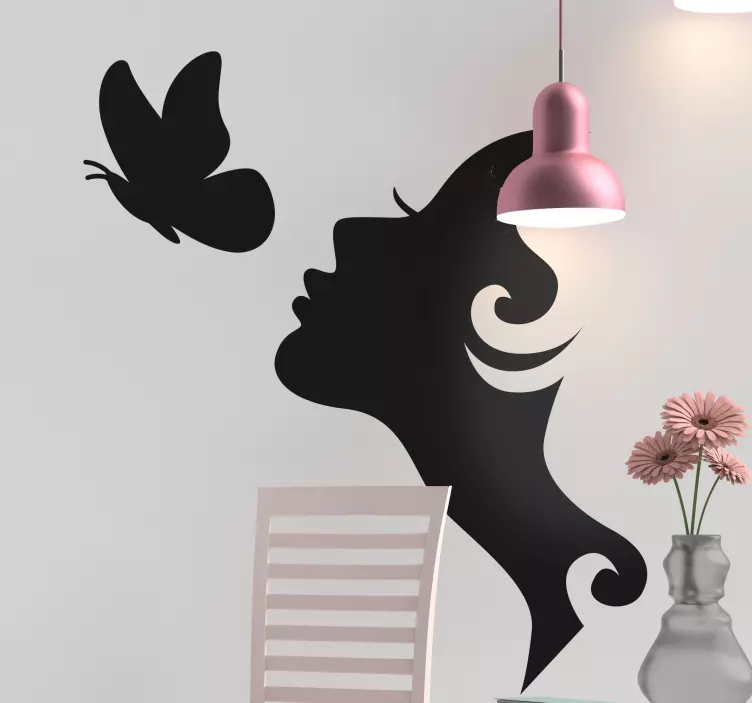 Salone di bellezza donna con adesivo da parete farfalla - TenStickers