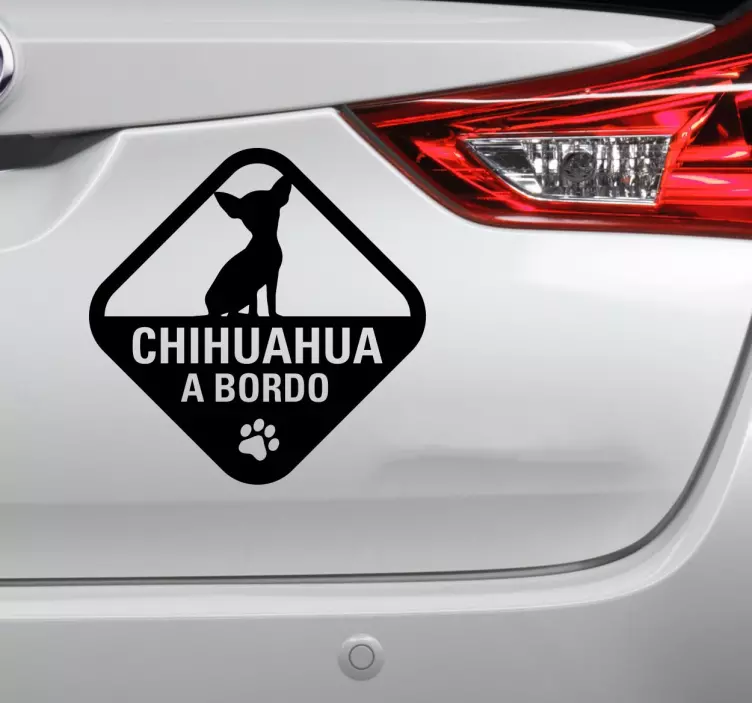 Sicker per auto Chihuahua a bordo - TenStickers