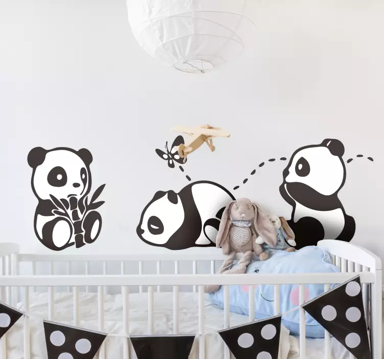 Grazioso sticker bambini con panda e farfalla - TenStickers