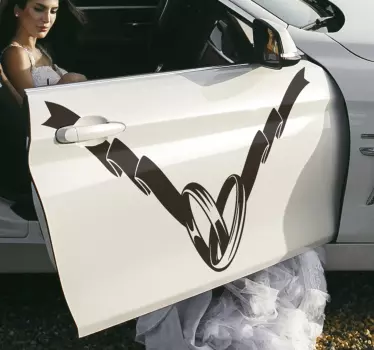 Adesivo personalizzato matrimonio  auto degli sposi con anelli - TenStickers