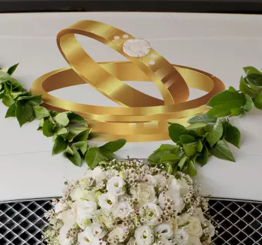 Adesivo personalizzato matrimonio per auto con anelli dorati - TenStickers