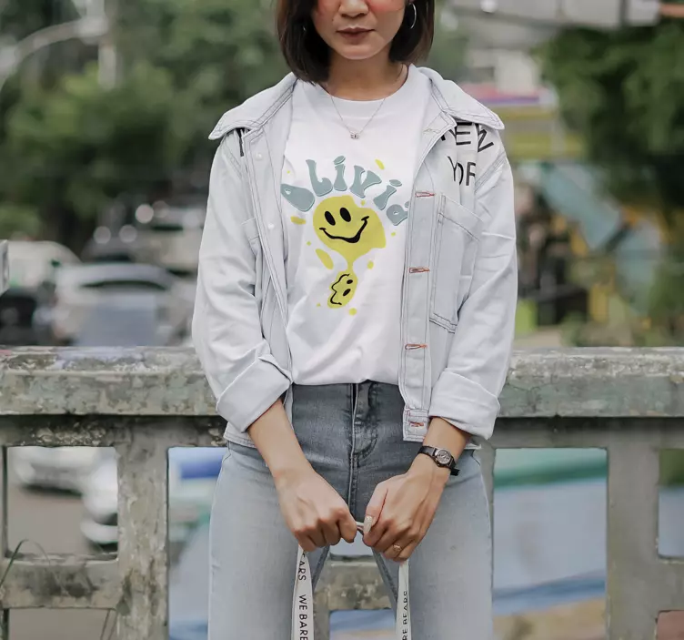 Magliette con nome faccina gialla felice - TenStickers