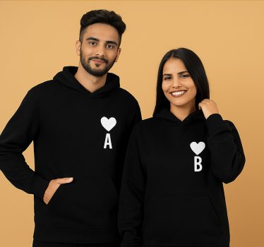 Felpa iniziali del nome personalizzate e cuore - TenStickers