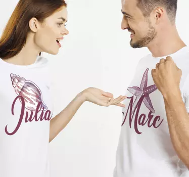 Maglietta fidanzati tema mare con nomi - TenStickers