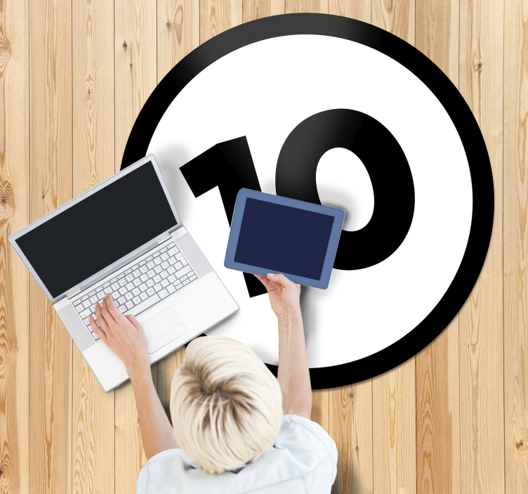 Tappeto vinile con nome numero circolare personalizzabile - TenStickers