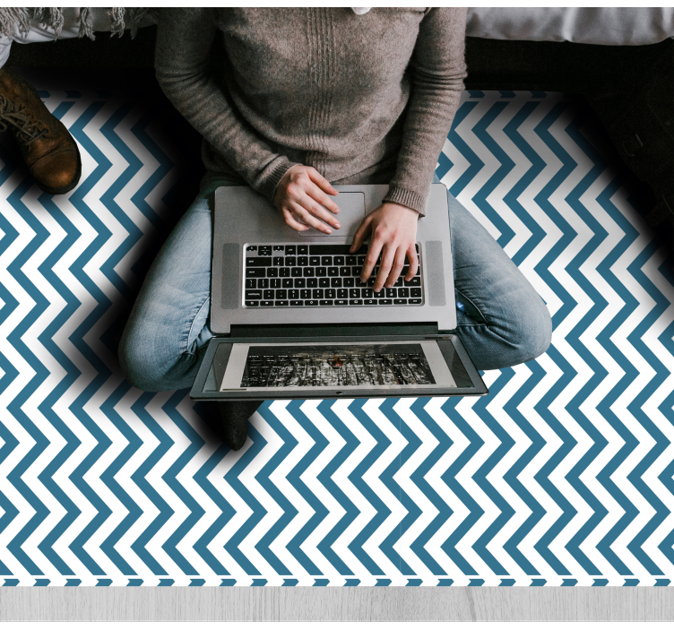 Tappeto vinile strisce stile chevron blu e bianco - TenStickers